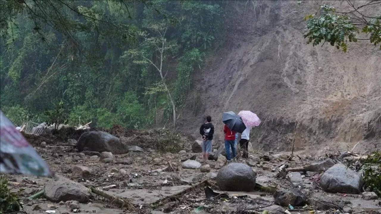 Did the catastrophic landslide in Colombia claim 16 lives?