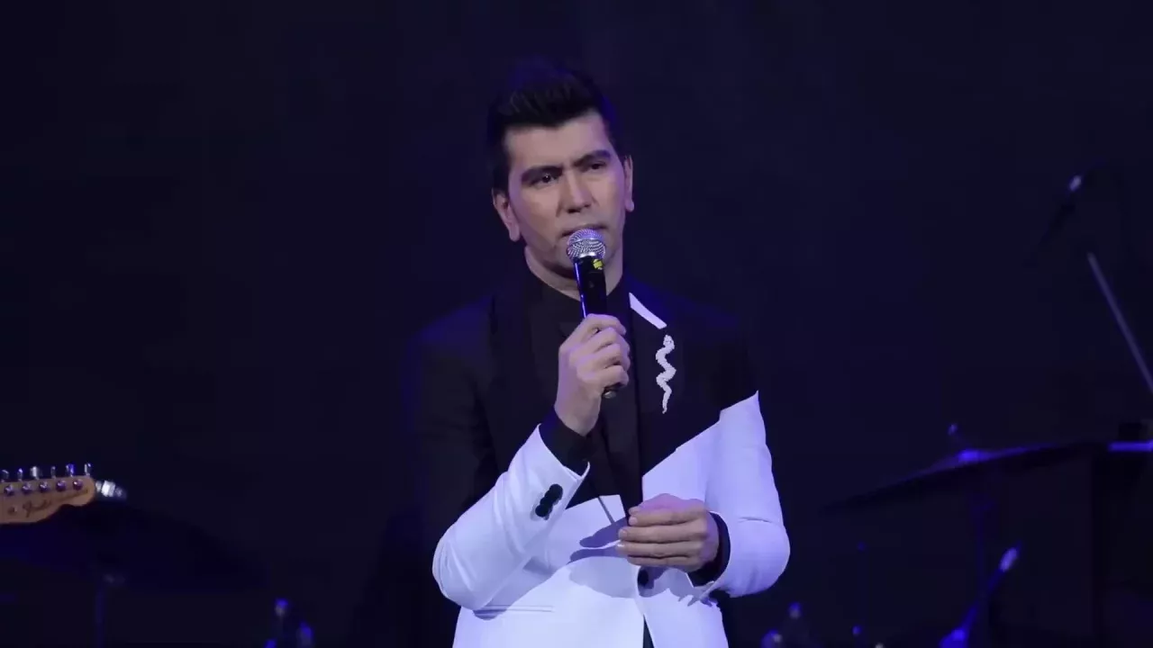 "Onamsiz bu dunyo huvillab qoldi" – Sardor Mamadaliyev og‘riqli xotiralari bilan bo‘lishdi (video)