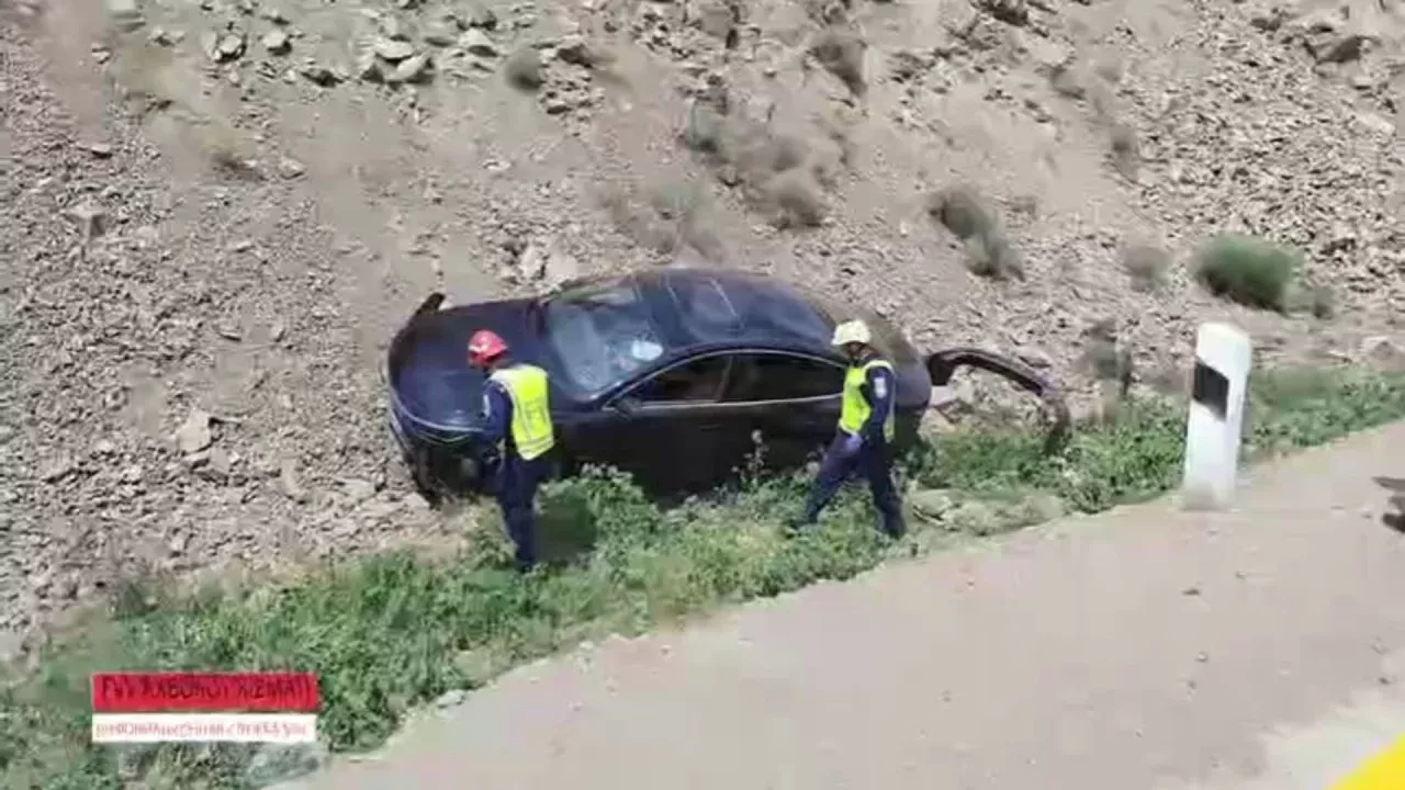 Qamchiqda haydovchi hushini yo‘qotdi, avtohalokatdan hayratli qutulish