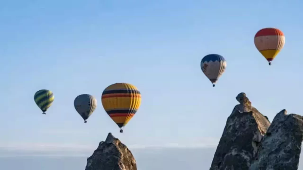A hot air balloon carrying tourists in Turkey has crashed: one person died, 31 people were injured