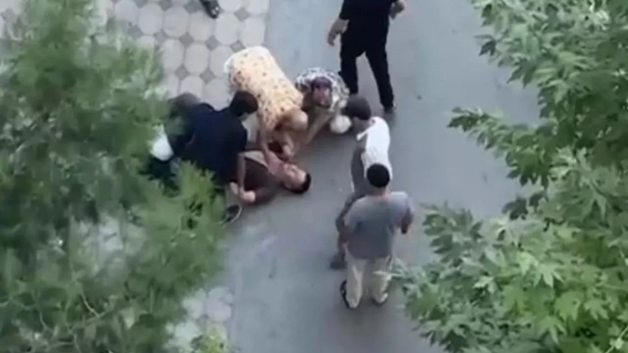 Uchtepada inspektorga pichoq bilan hujum qilgan shaxs qo‘lga olindi