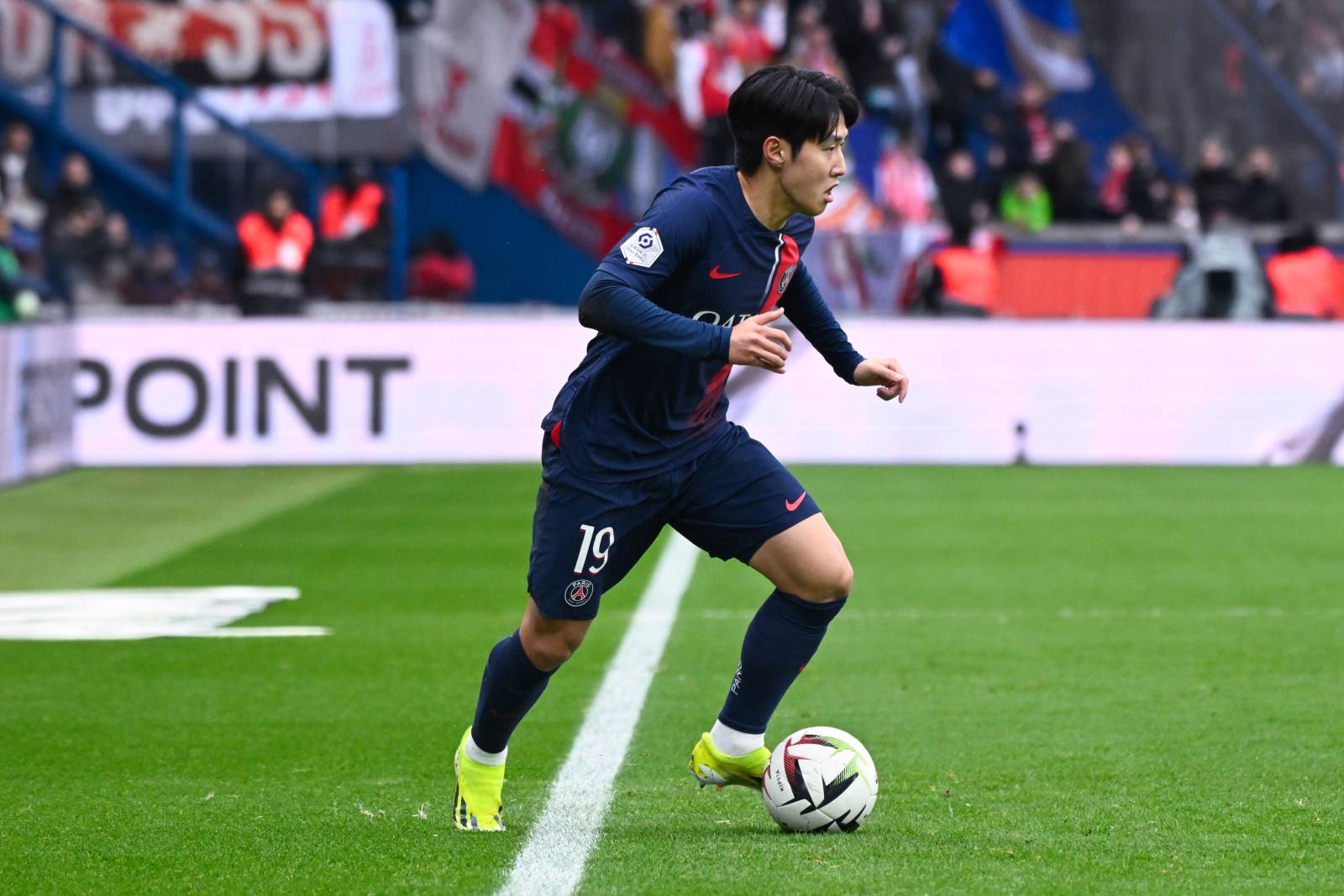 Napoli Li Kan-Inni transfer qilishni rejalashtirmoqda