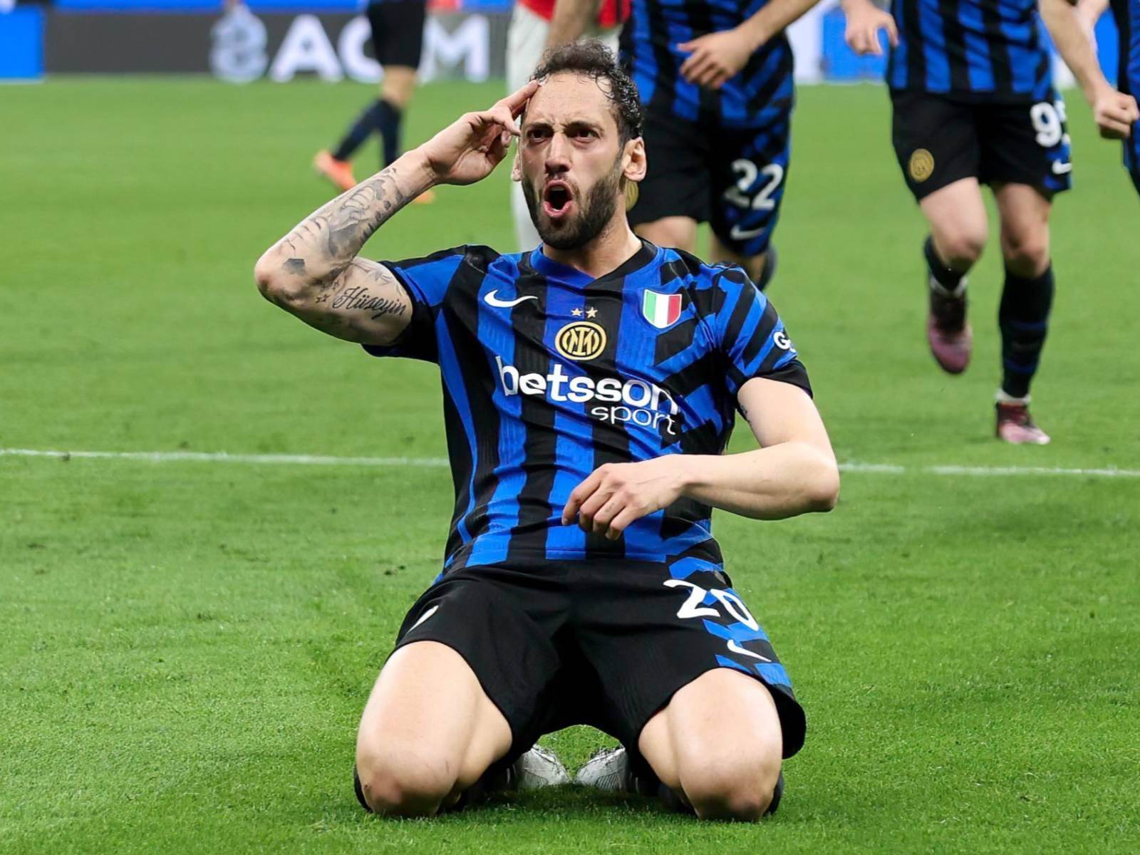Chalhanoglu will transfer from Inter to Galatasaray in the summer