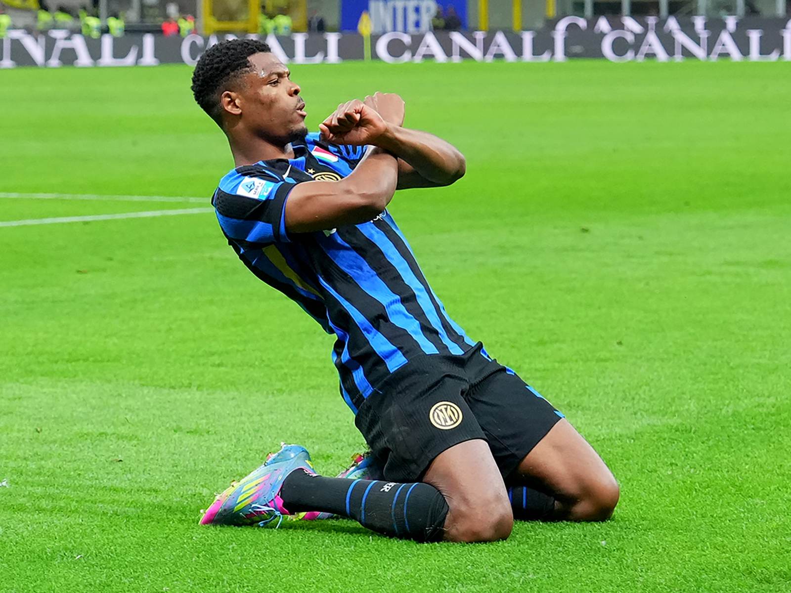 Inter Dyumfris o‘rniga Dodo bilan muzokara qilmoqda