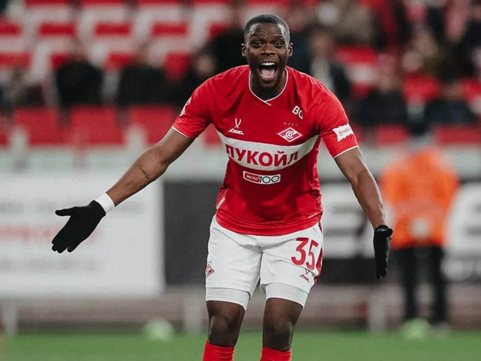 Spartak Martins bilan shartnomani uzaytirdi