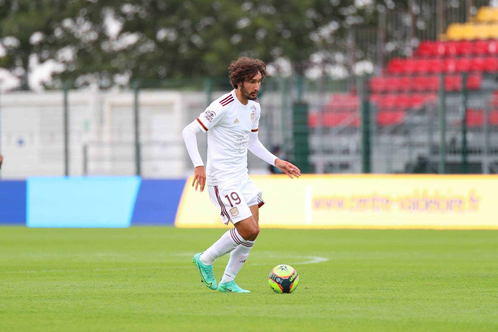 Yasin Adli's stay or departure from "Milan" is still unknown