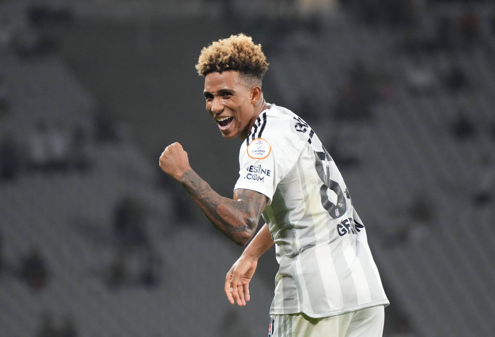Spartak Fernandes is negotiating with Beşiktaş for a transfer