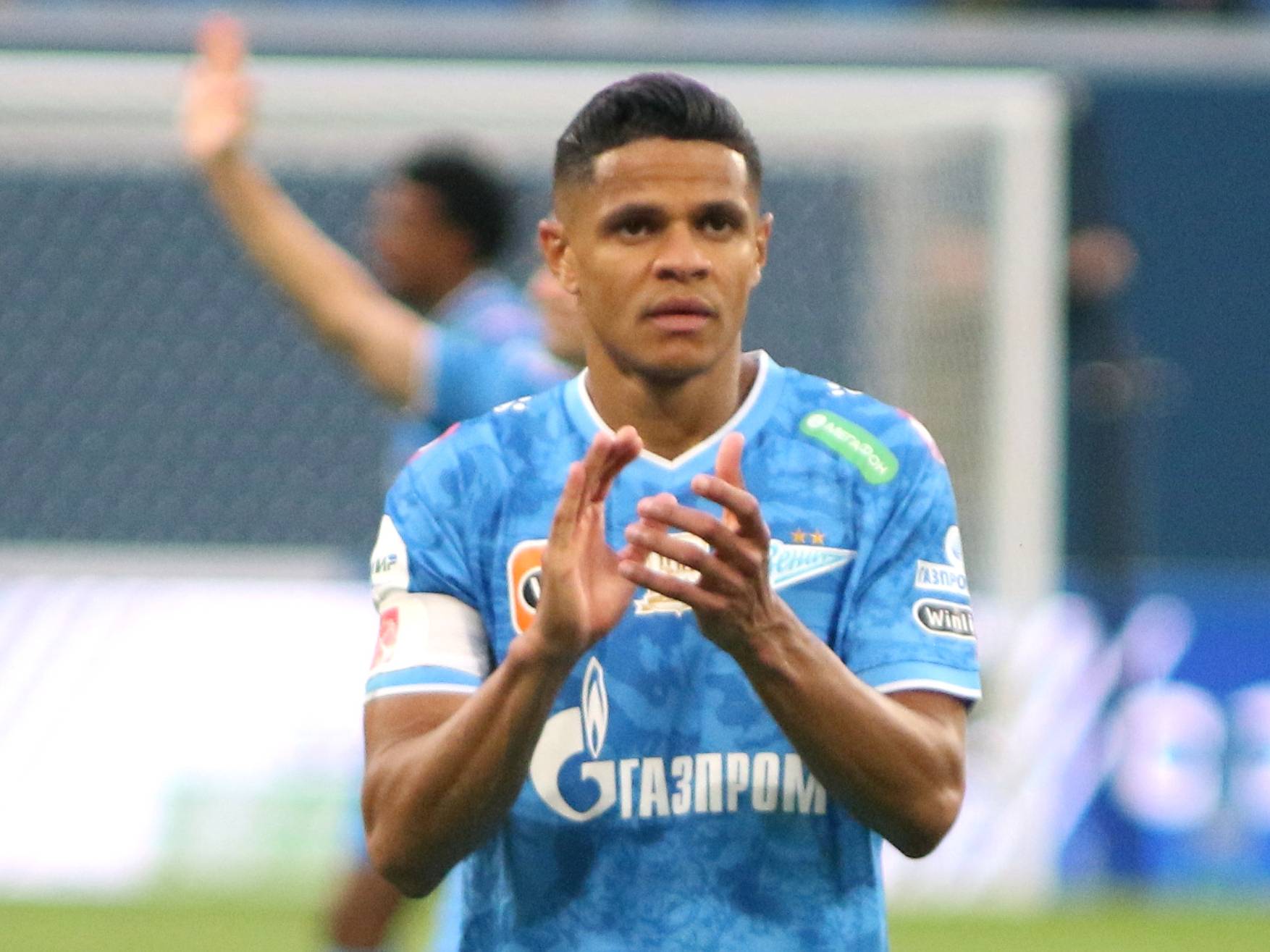 Douglas Santos expressed his satisfaction with the arrival of new rivals