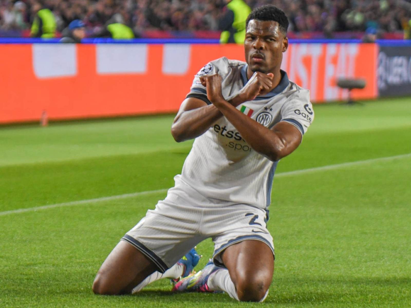 Denzel Dumfries could be sold for 25 million euros