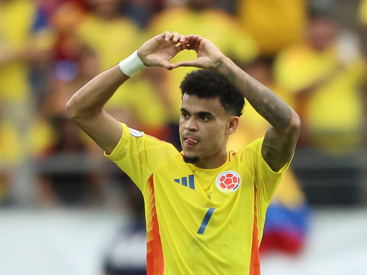 Barcelona has decided to buy Luis Dias