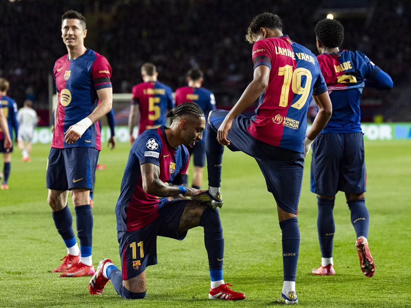 Barcelona will include a 19-year-old forward in the training camps