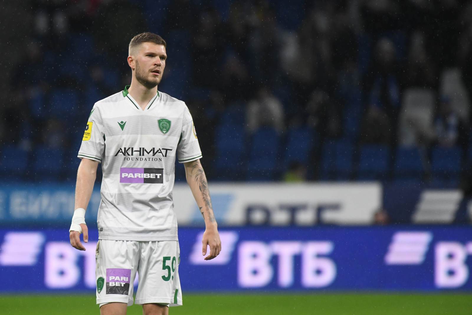 Evgeniy Xarin "Axmat"dan "Ural"ga o‘tdi