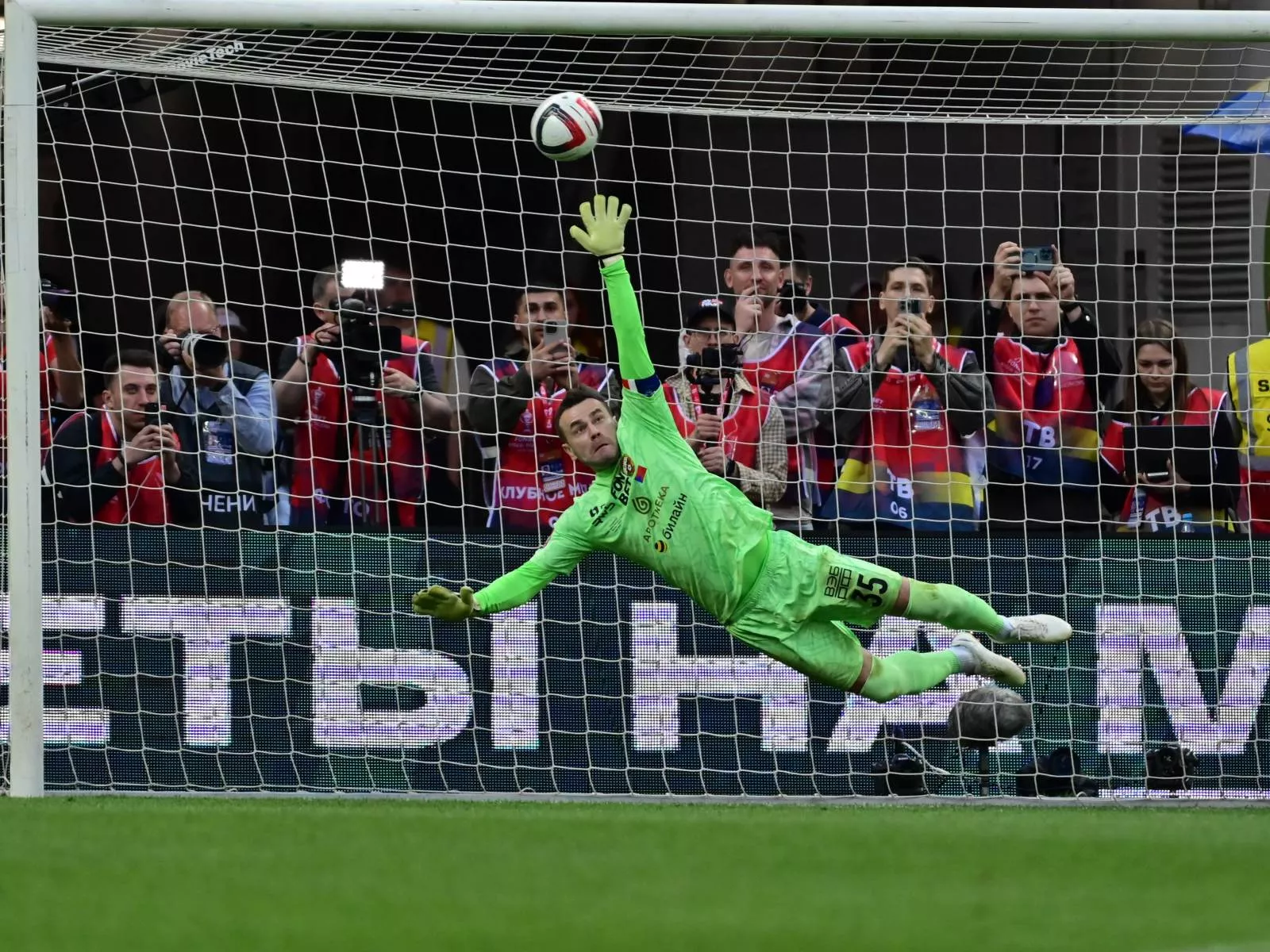 Bibras Natxo: Akinfeev dunyoning eng zo‘r darvozaboni