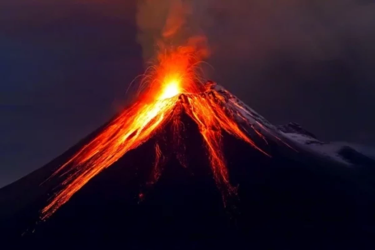 Volcanic eruption has started again in Reykjanes