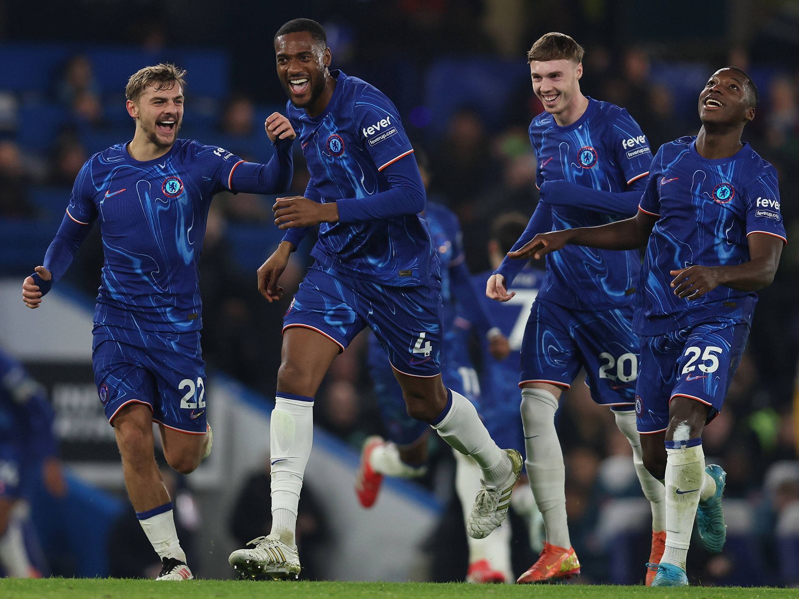 Vest Hem Chelsidan ikki futbolchini sotib olmoqchi