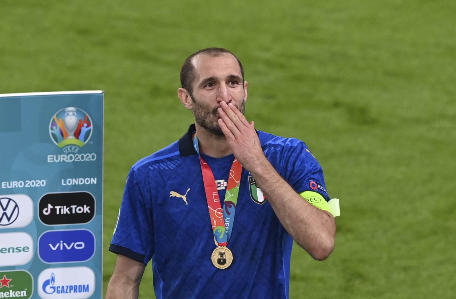 Giorgio Chiellini has purchased shares in "Los Angeles"