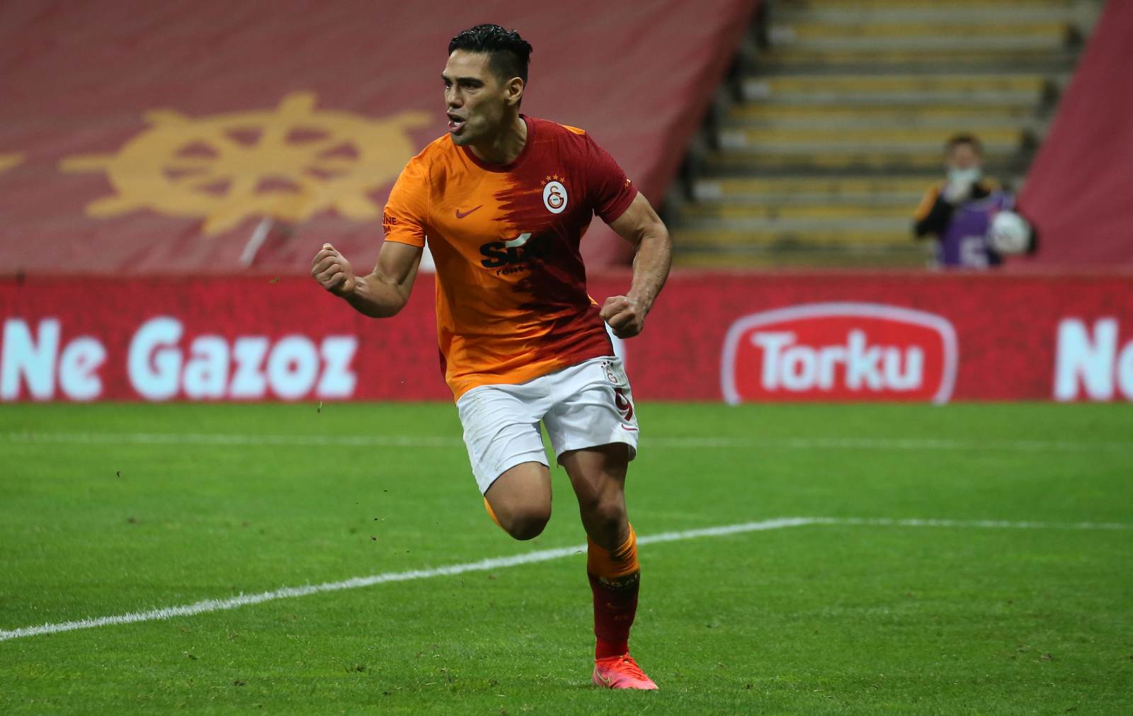 Radamel Falcao has become a free agent, looking for a new club