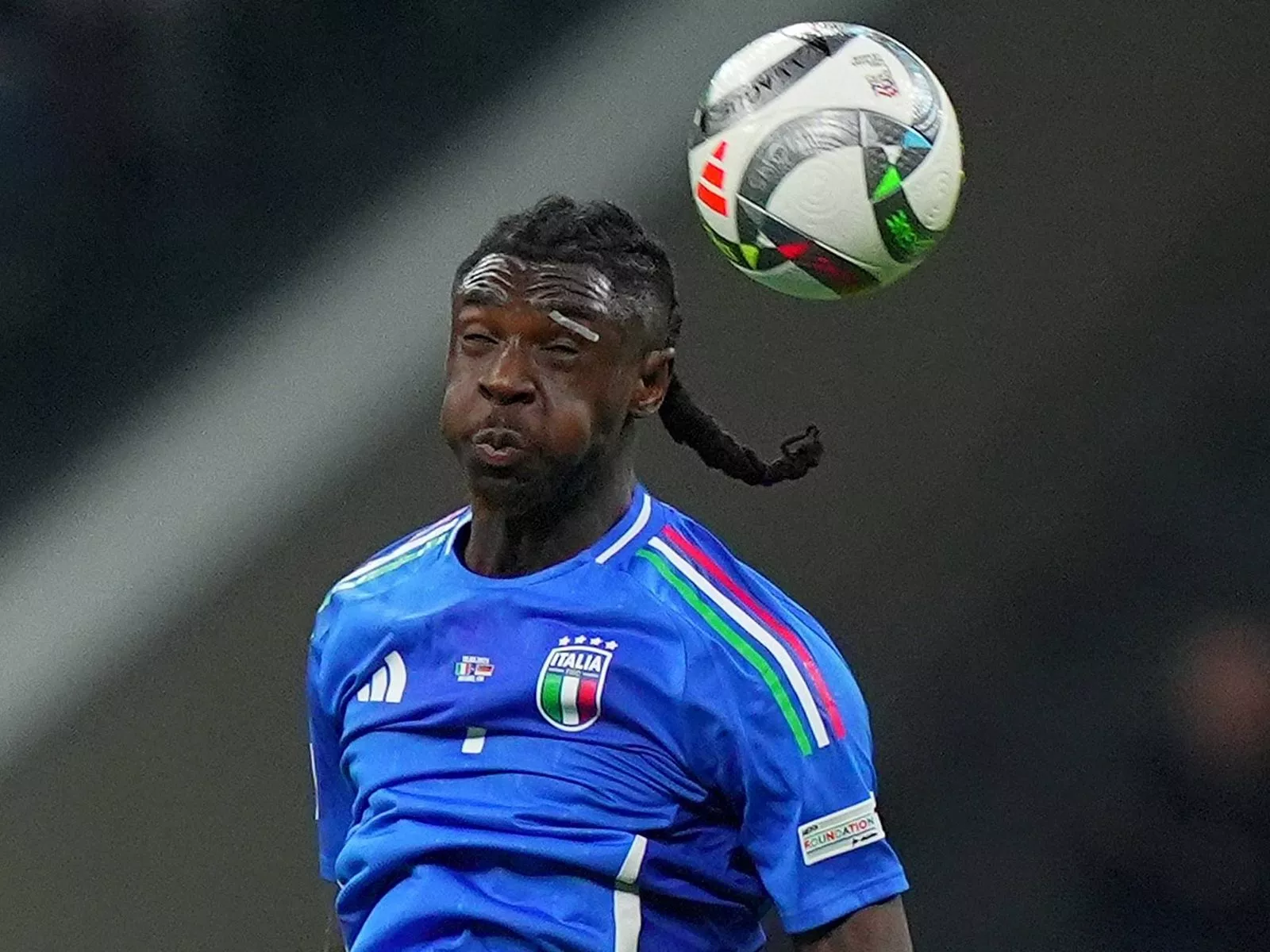 Fiorentina Moyze Kin maoshini oshirishni taklif qildi