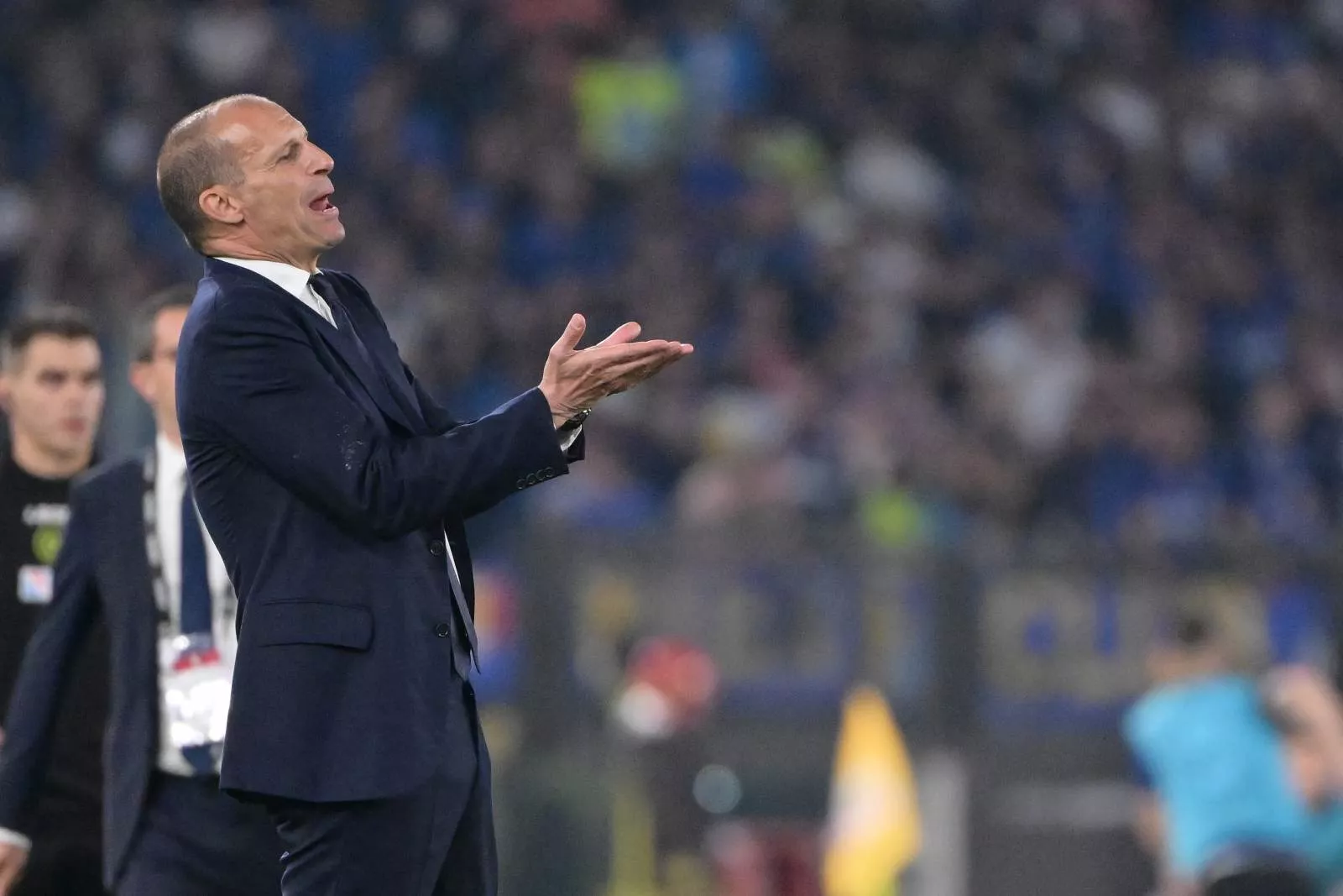 Galli Allegrini Milan murabbiyi sifatida maqtadi