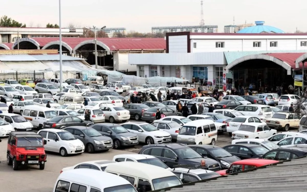 На каждые 100 домохозяйств приходится 59 автомобилей