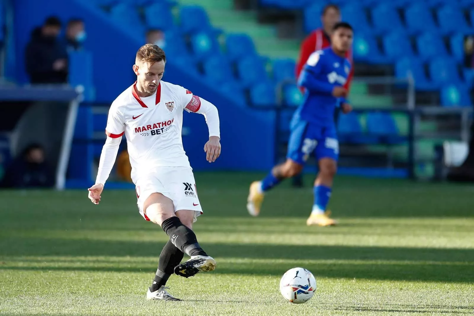 Ivan Rakitich futbolchilik faoliyatini yakunladi
