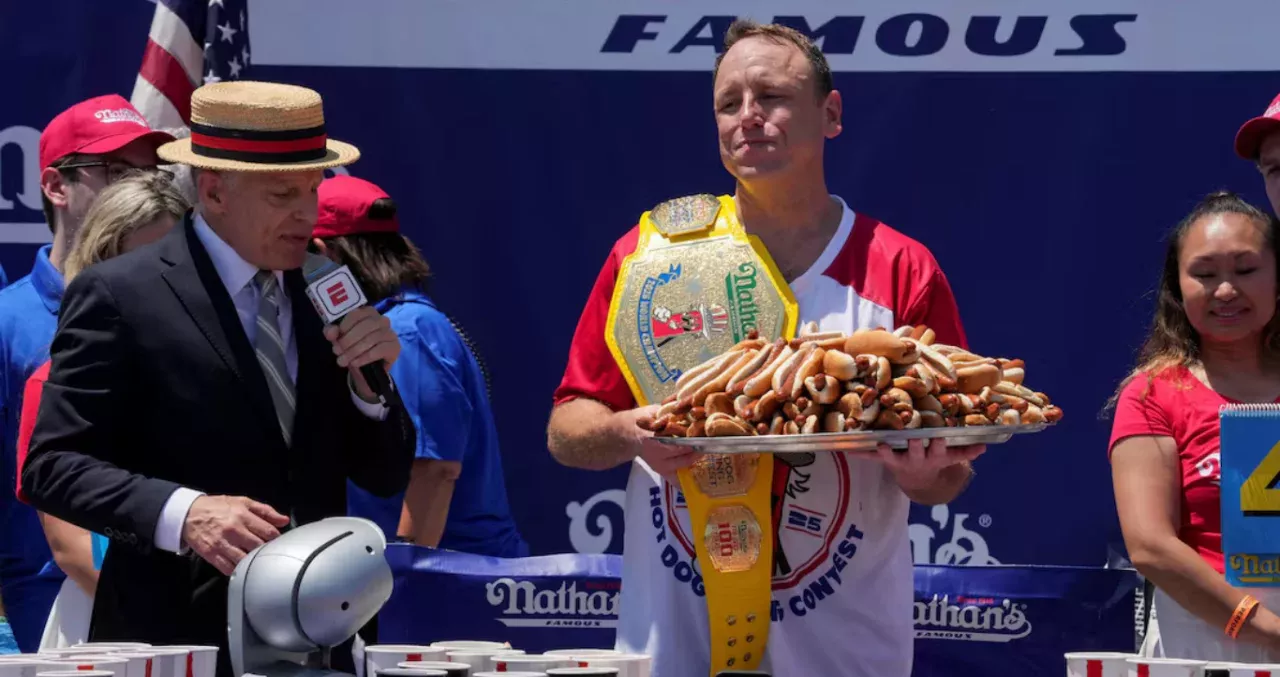 Joey Chestnut 71 hot-dog yeb chempion bo‘ldi