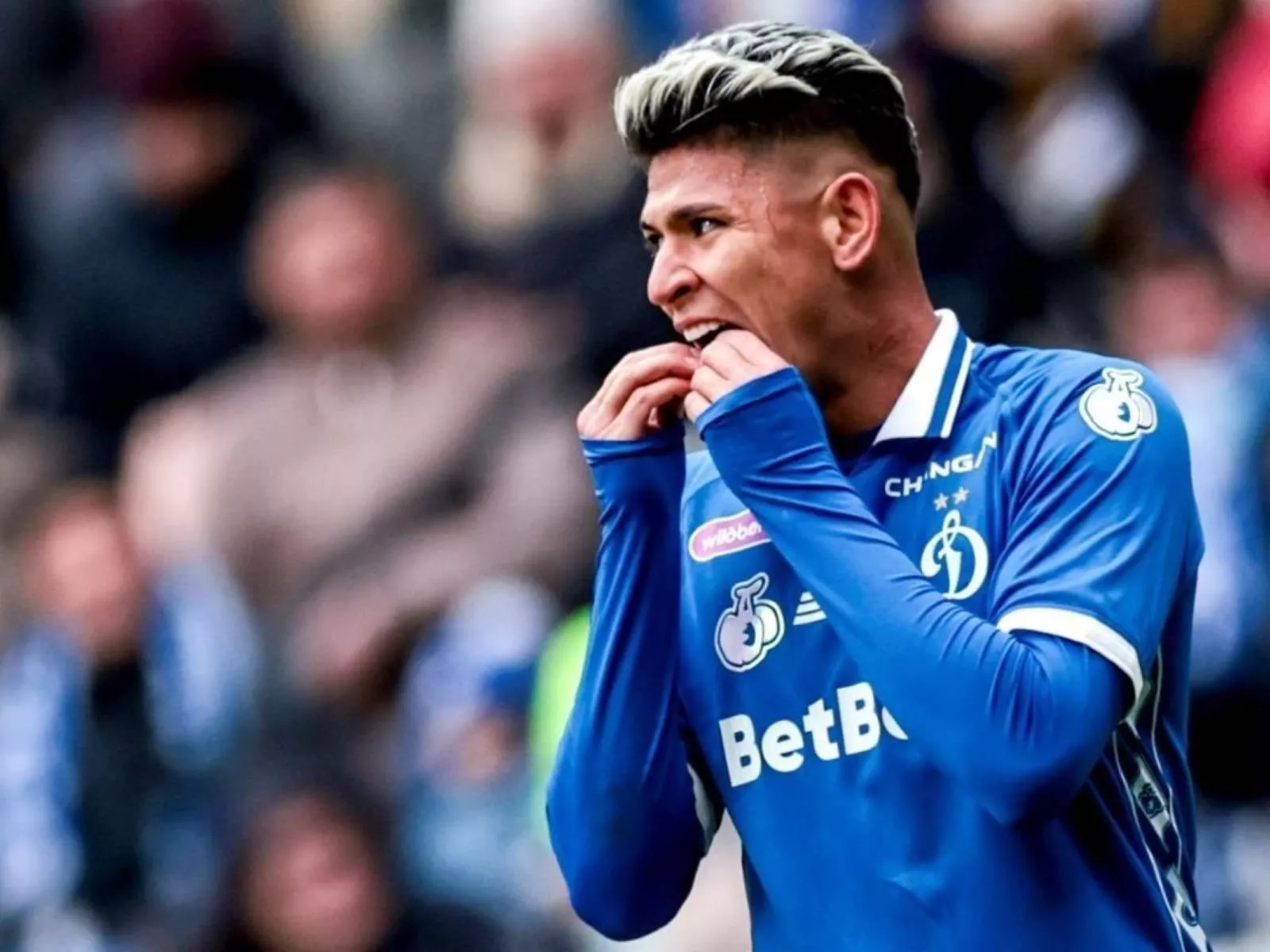 Karraskal Dinamo va OFK o‘rtasidagi o‘yinda maydonda