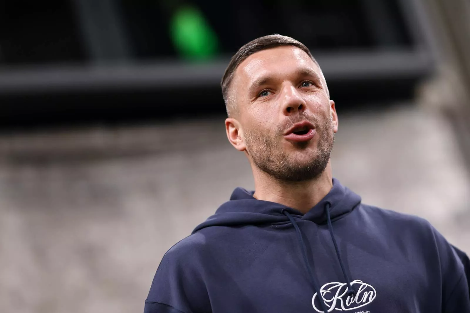 Lukas Podolski extended his contract with "Gurnik"