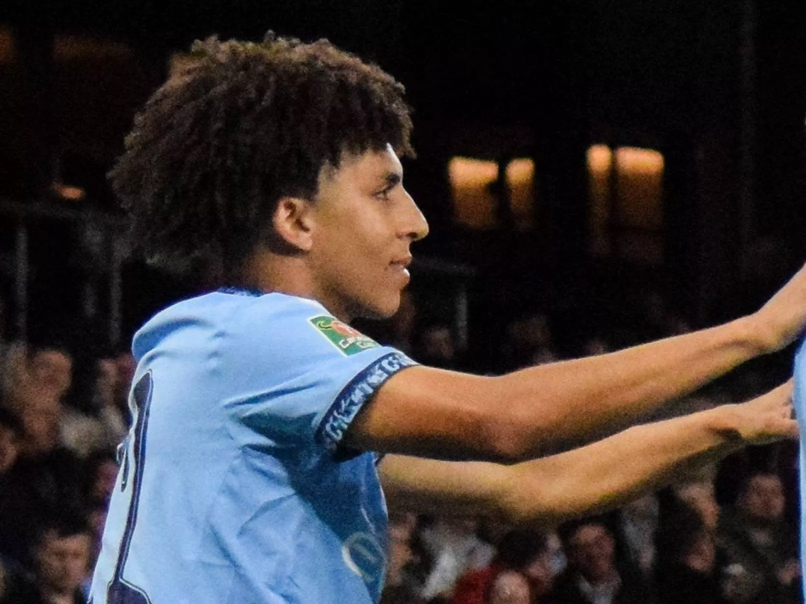 Manchester City is extending the contract with Rico Lewis