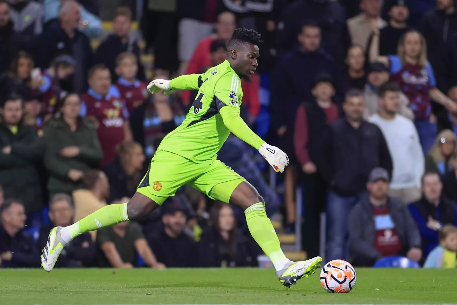 Manchester United goalkeeper Onana injured