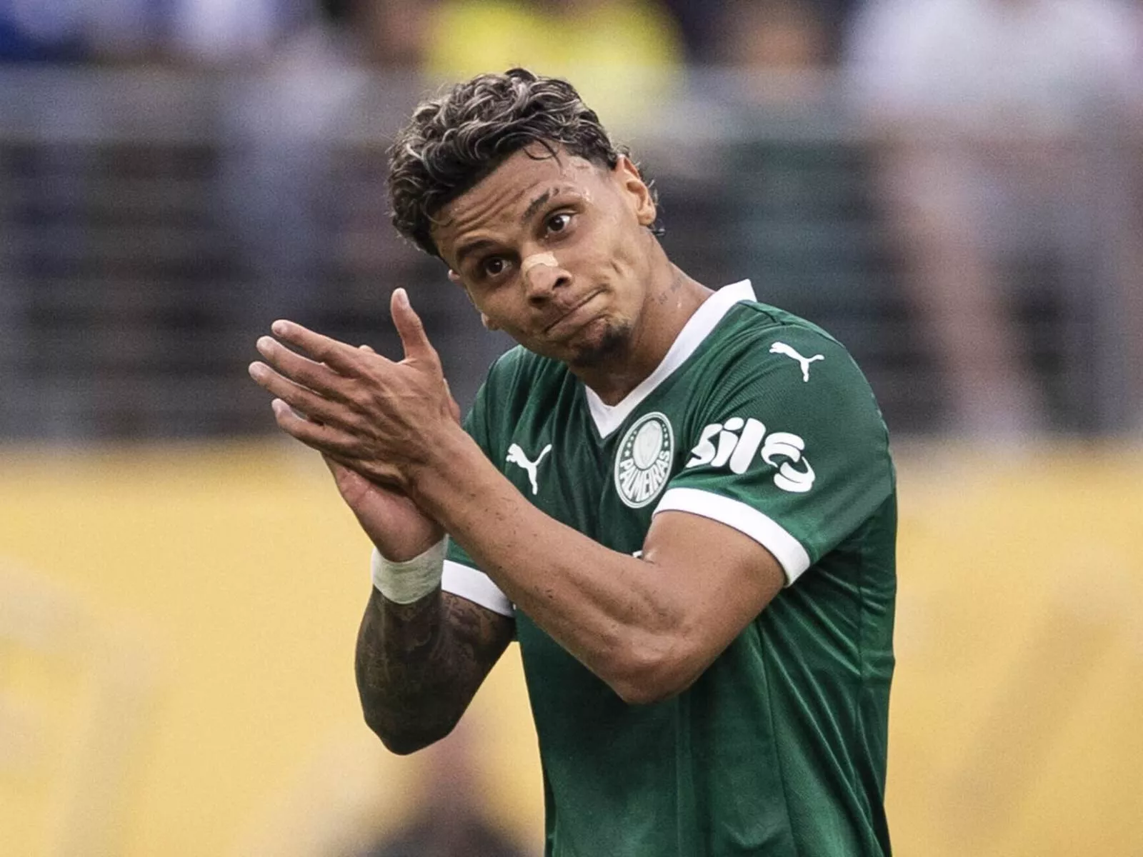Manchester Yunayted Palmeiras yarim himoyachisini kuzatmoqda