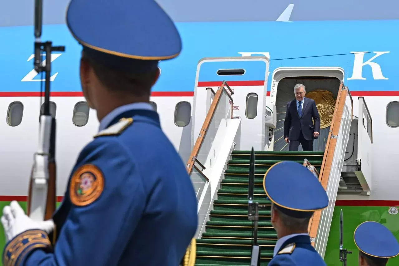Mirziyoyev Ozarboyjonga davlat tashrifi bilan bordi