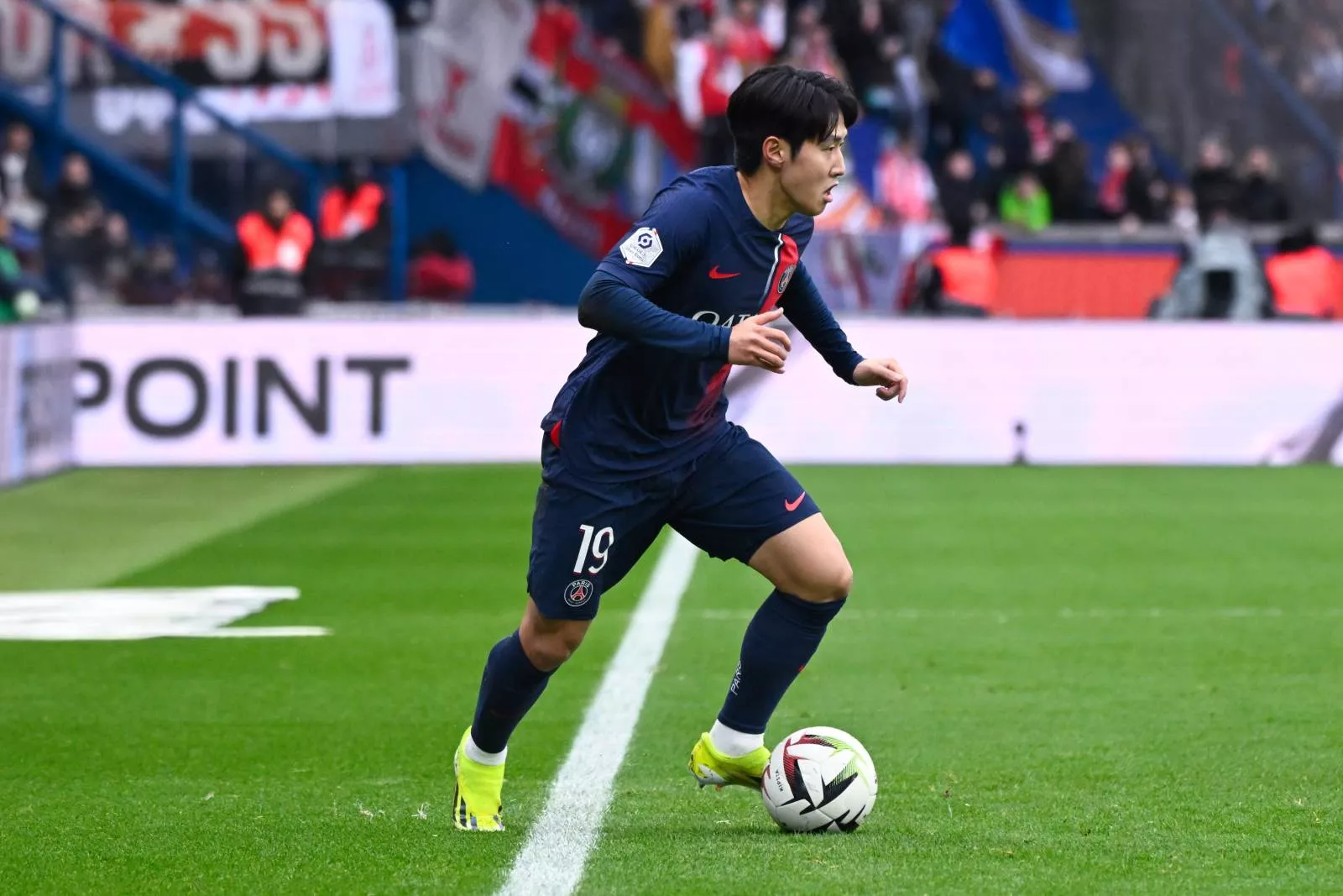 Napoli Li Kan-Inni transfer qilishni rejalashtirmoqda