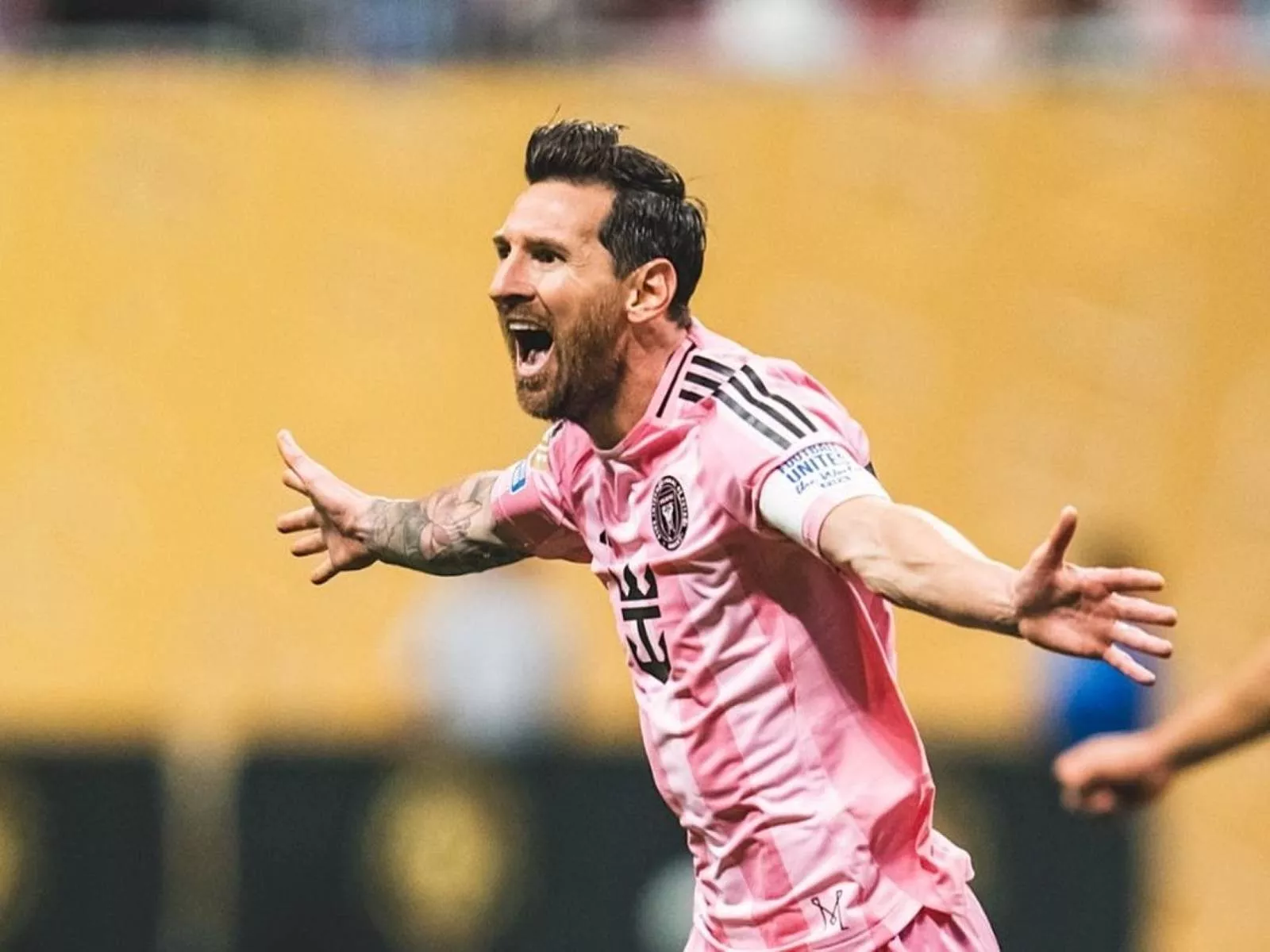 Ovechkin: Messi is a football god, not my friend