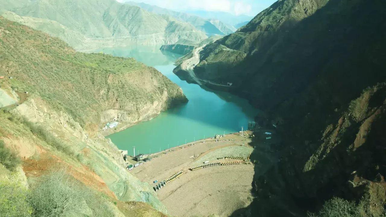 Uzbekistan buys electricity from Tajikistan
