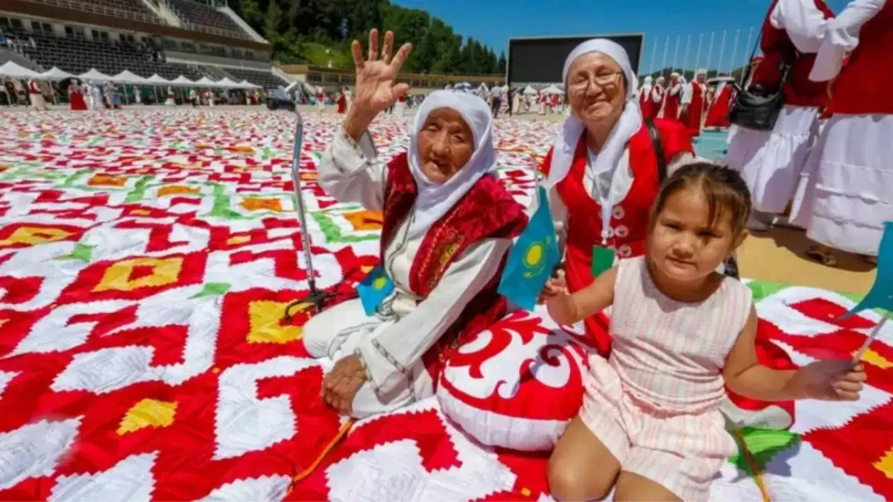 A new record for quilt making has been set in Kazakhstan