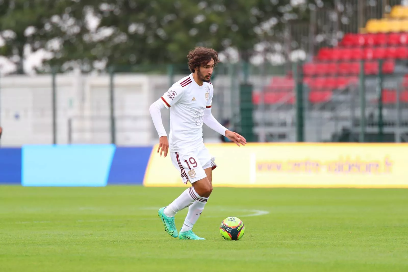 Yasin Adli's stay or departure from "Milan" is still unknown