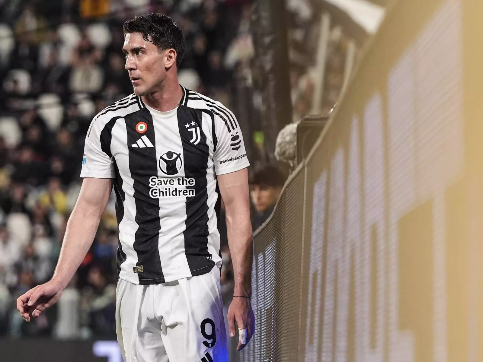 Juventus may cancel the contract with Vlahovic