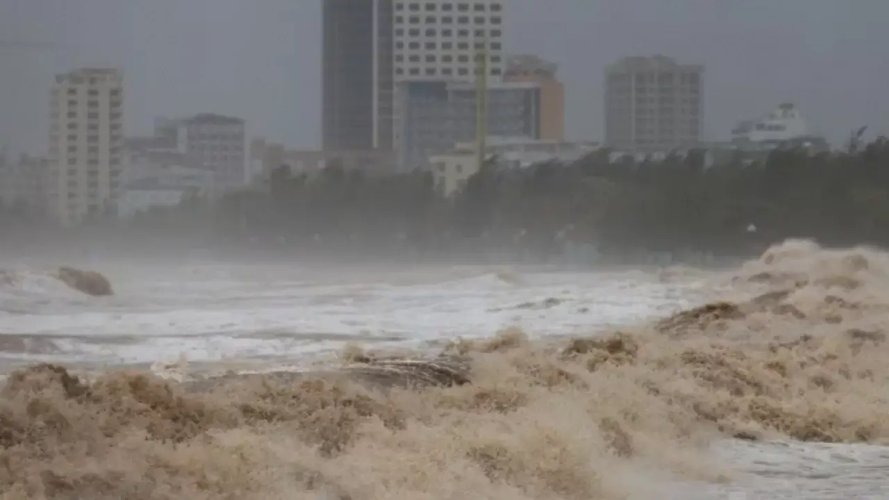 Damage caused by Kajiki storm in Hanoi is increasing