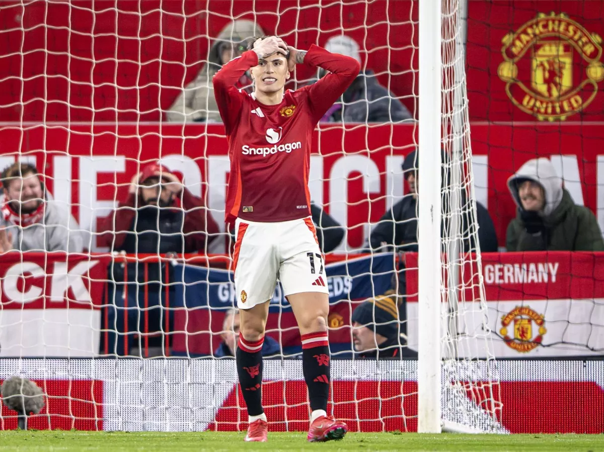 Manchesterda Garnacho plakatlari buzila boshlandi