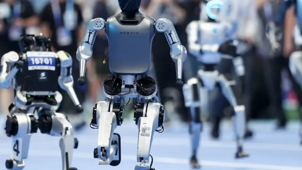 Pekinda odamsimon robotlar musobaqasi boshlandi