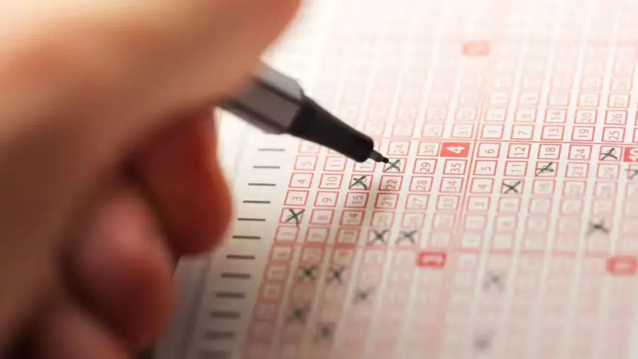 Record win in EuroMillions lottery in France