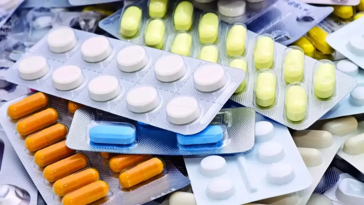 Pharmacy employees fined for hiding cheaper medicines