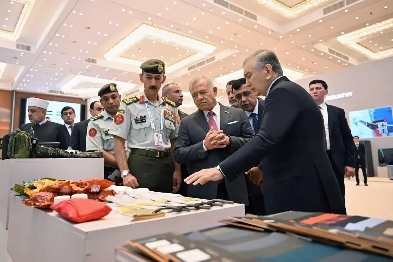 King of Jordan at the industrial exhibition in Uzbekistan