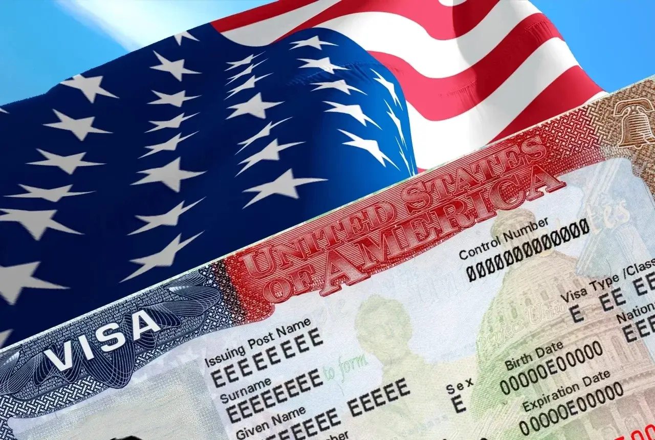 Заявления на визу США принимаются только по месту жительства