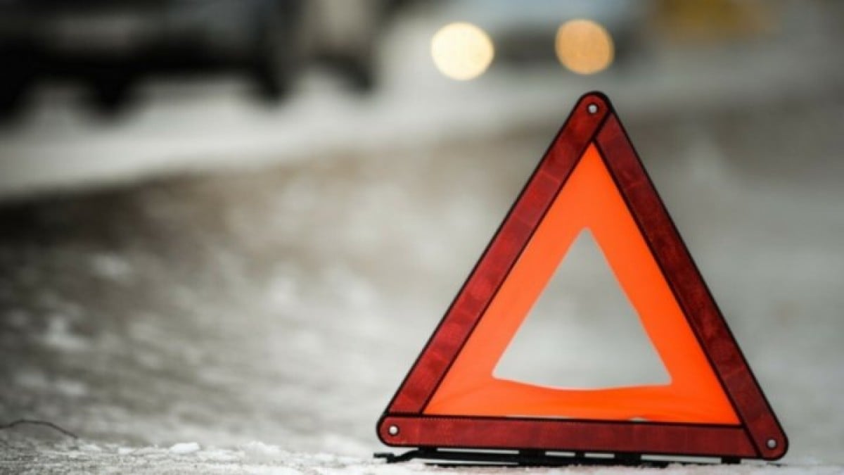 В Гулистане столкнулись два автомобиля, пострадавших нет
