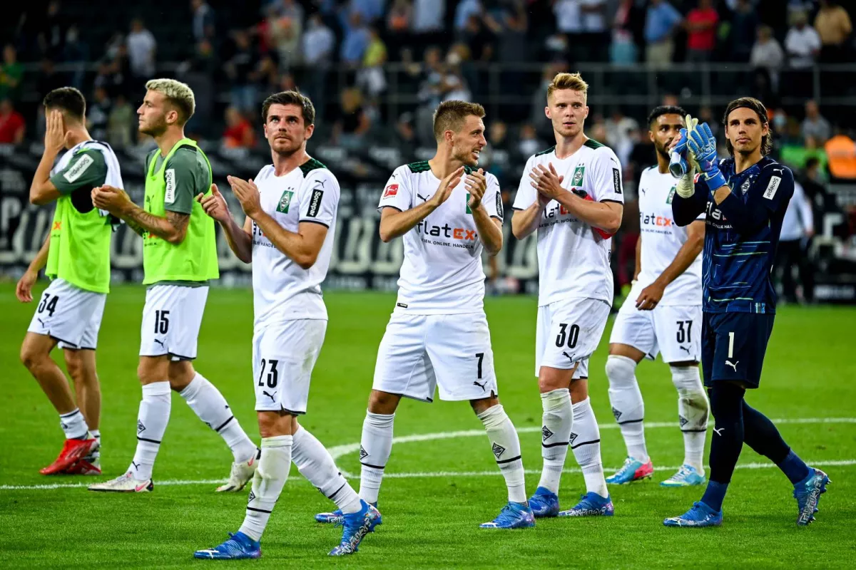 Bayer drew with Borussia in the 90th minute