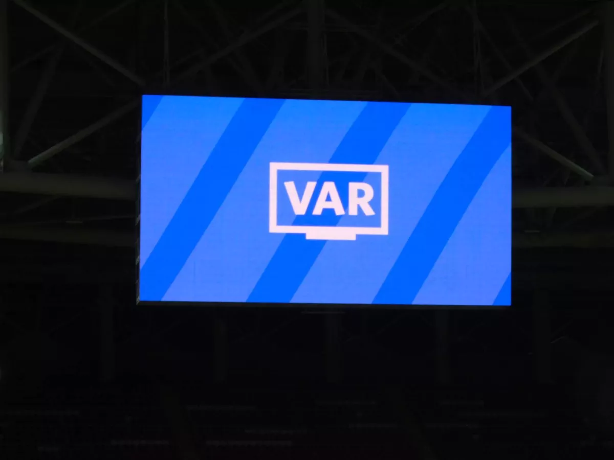 Jermeyn Pennant: futbolchilarni VARga jalb qilish kerak