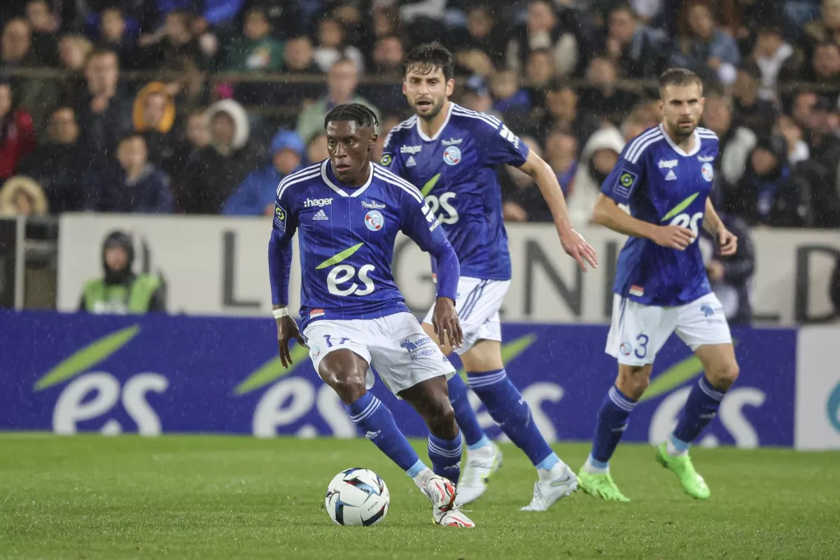 Strasbourg and Paris teams won, Angers drew