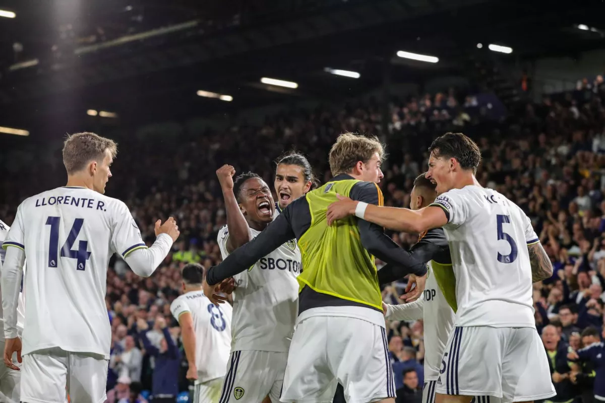 Leeds continued Wolverhampton's losing streak
